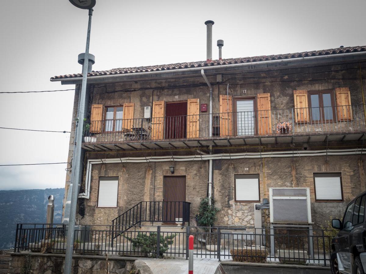Acogedor Apartamento Entre Montanas Sant Corneli Buitenkant foto